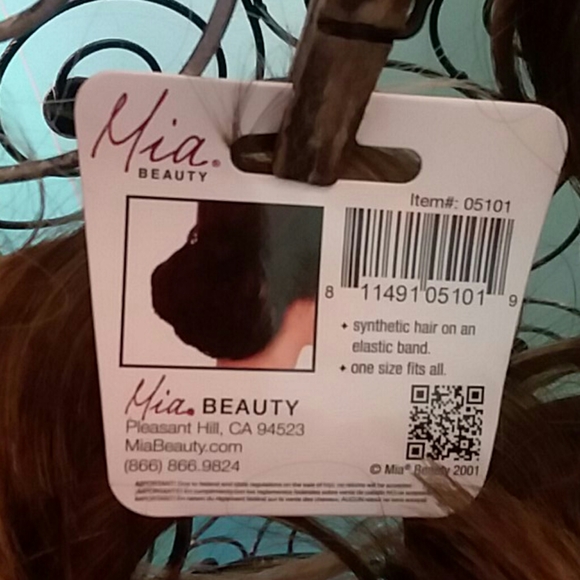 Set of 8 Messy Bun Ponytail Extensions - Picture 5 of 6